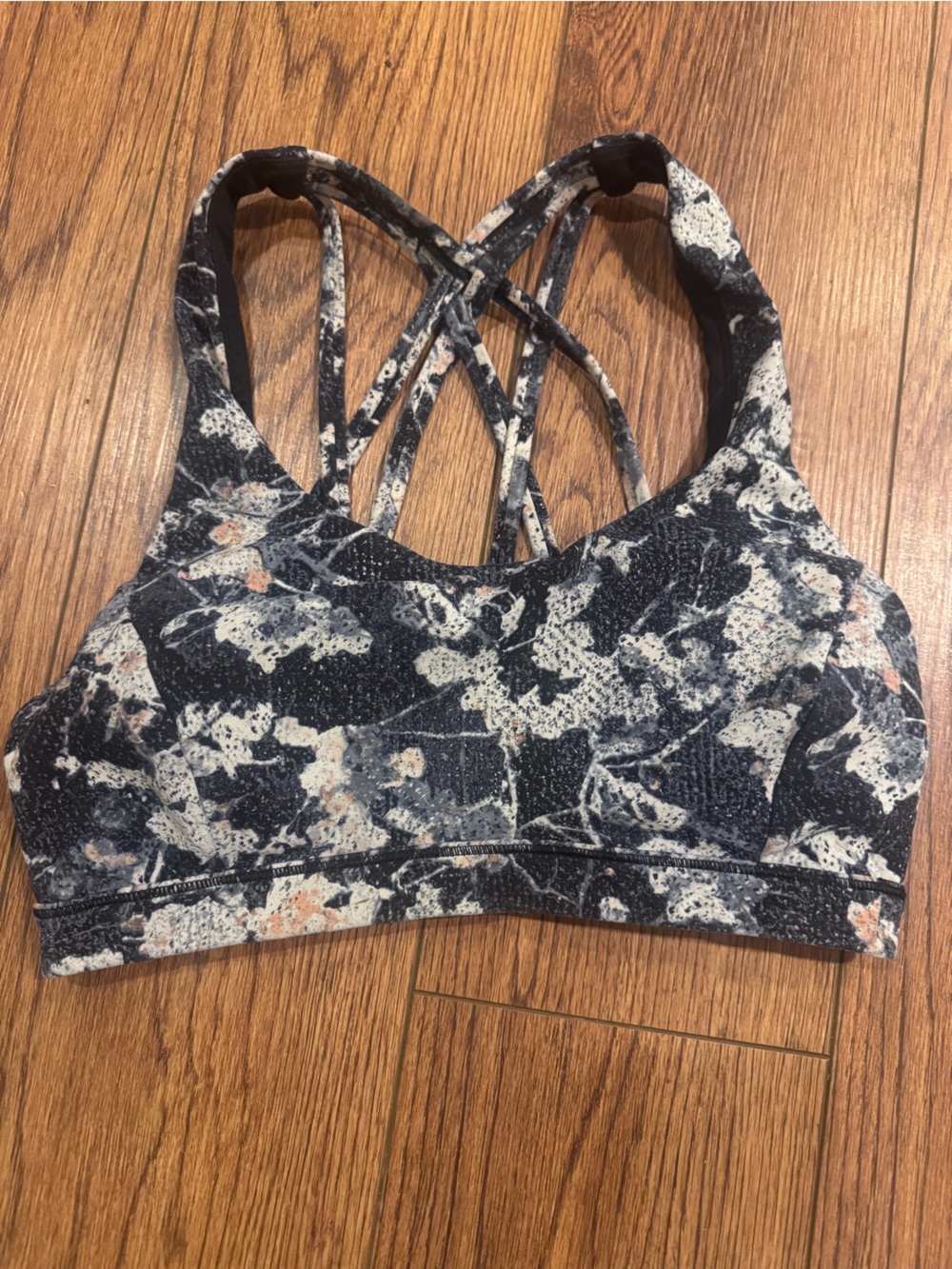 Lululemon sports bra size 4